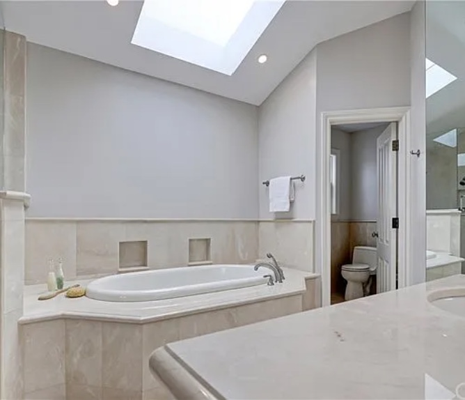 Primary Bath before the redesign