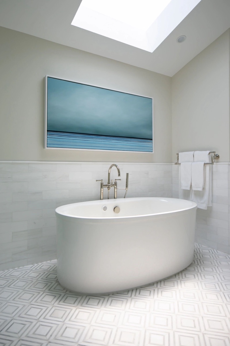 Sky-lit bath